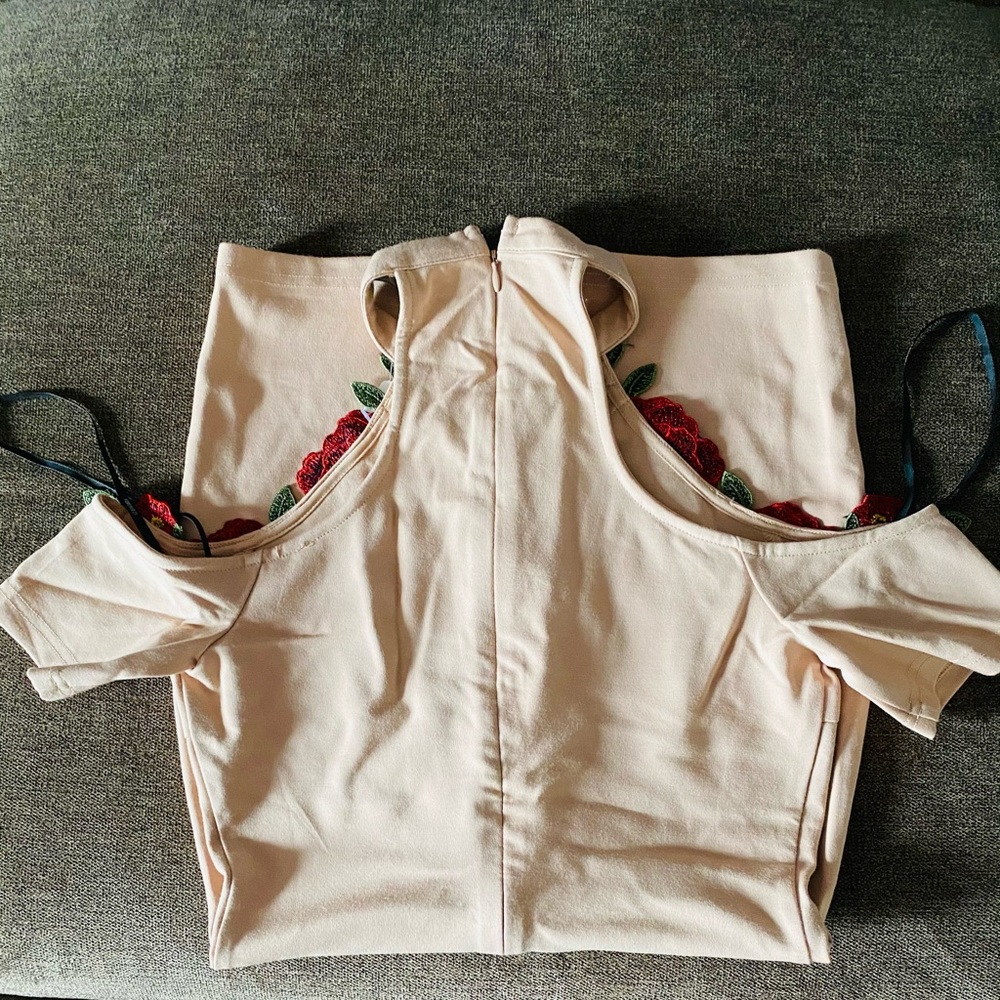 Dress - Picture 2 of 6